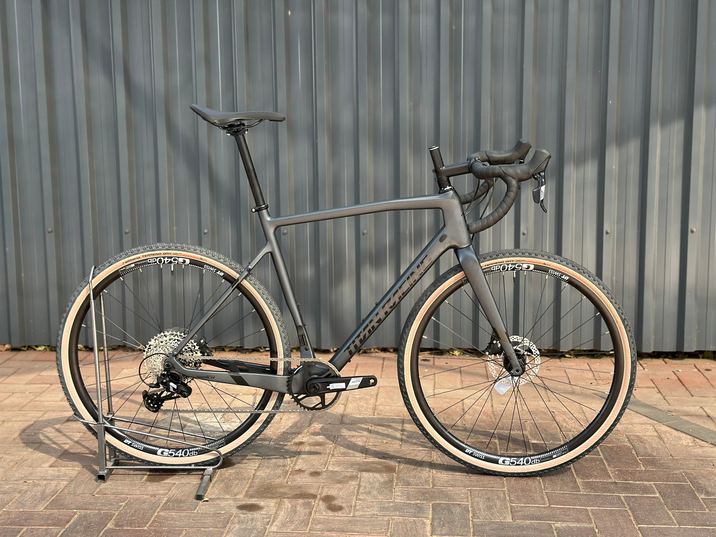 Titan Switch Carbon Comp (2024)