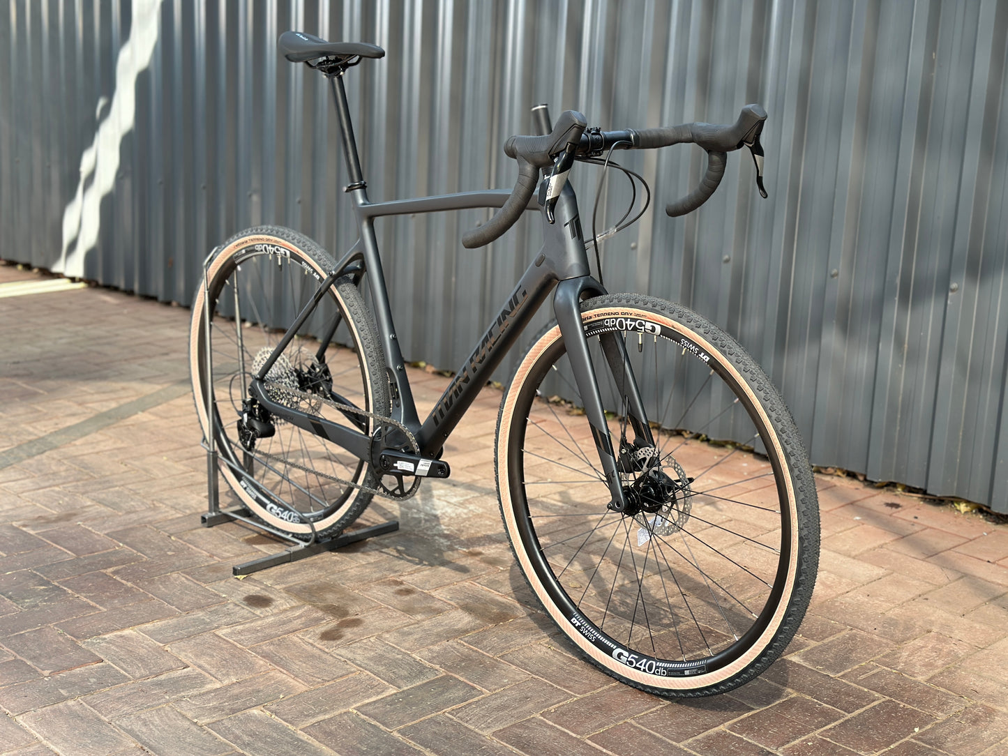 Titan Switch Carbon Comp (2024)