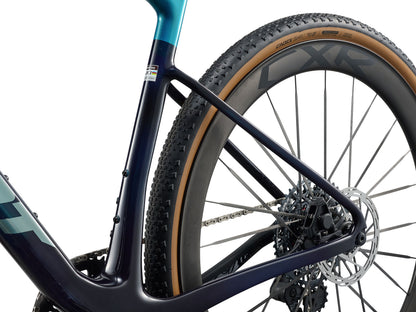 Giant Revolt Advanced SL2 AXS (2027)